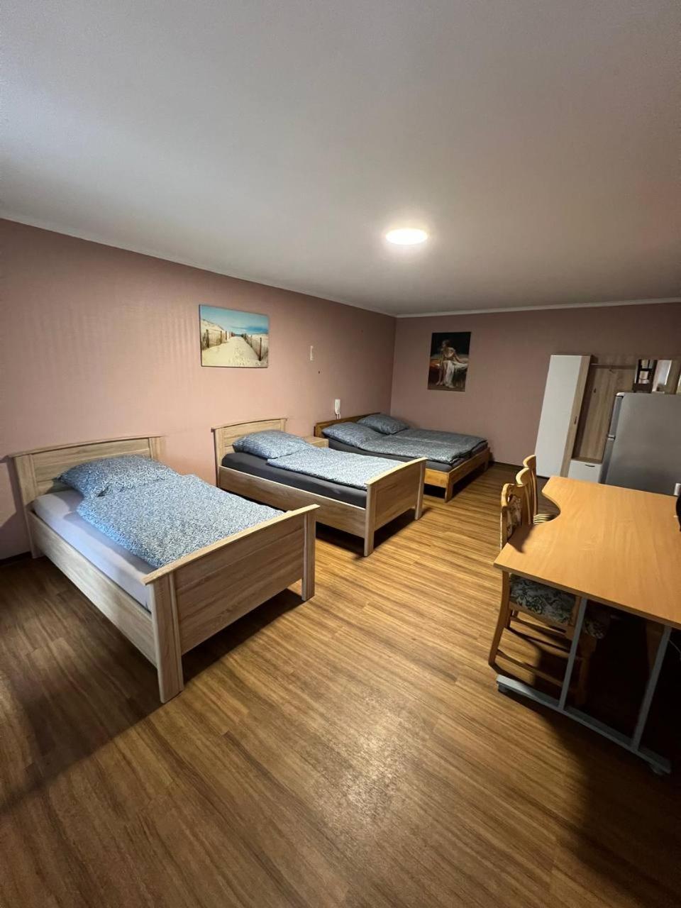 Messe Und Monteurzimmer 센드 외부 사진