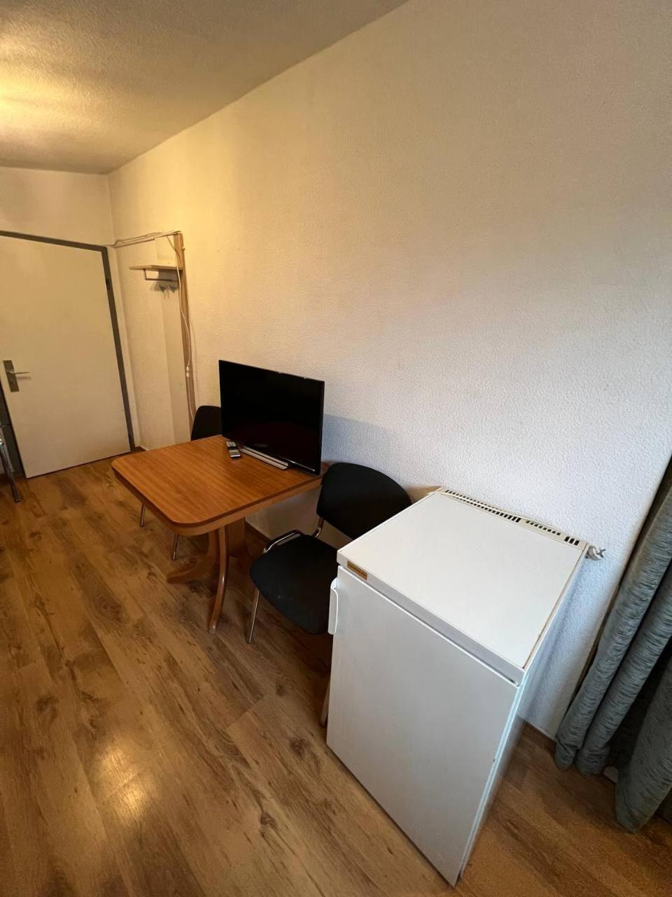 Messe Und Monteurzimmer 센드 외부 사진