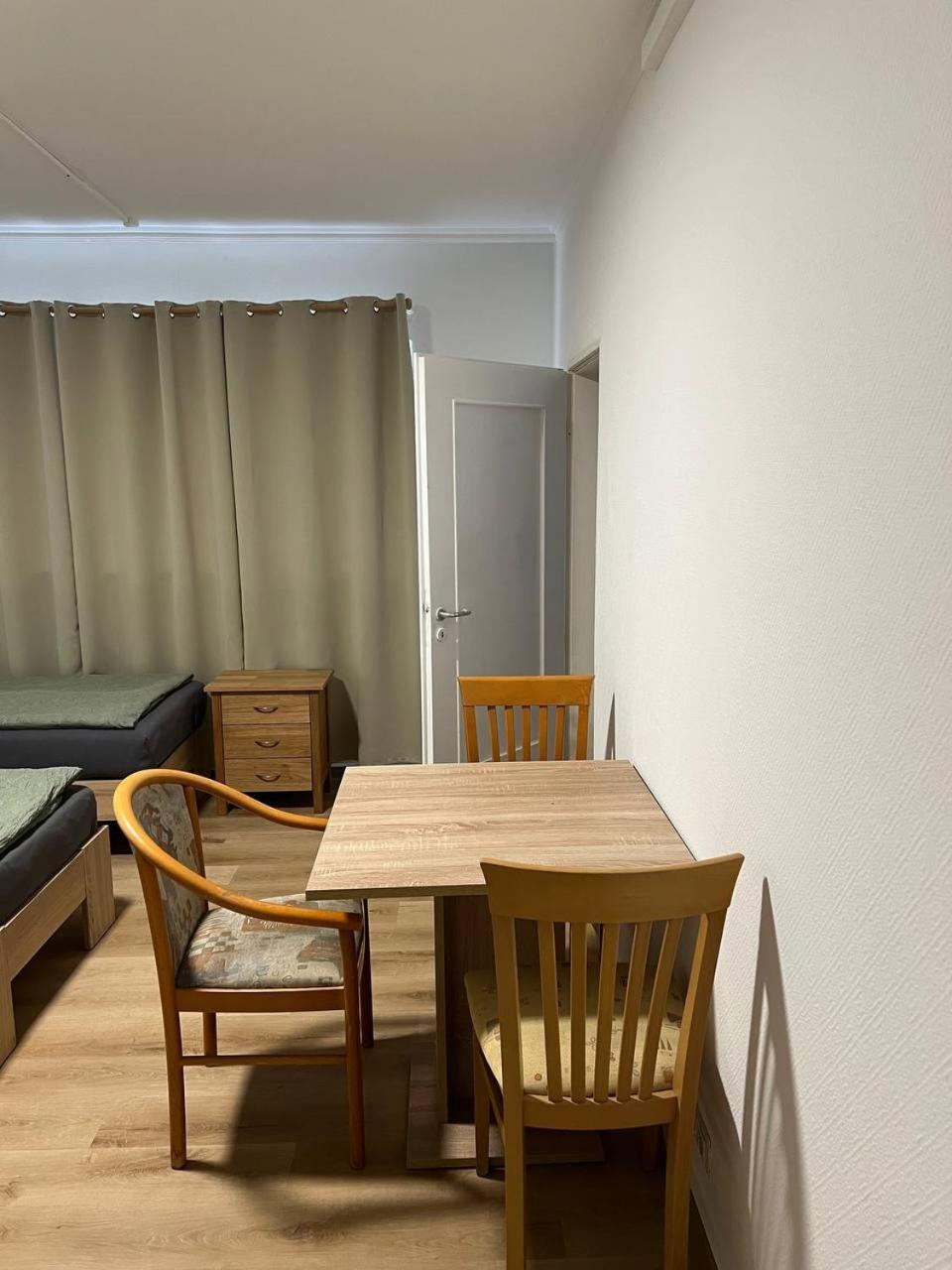 Messe Und Monteurzimmer 센드 외부 사진