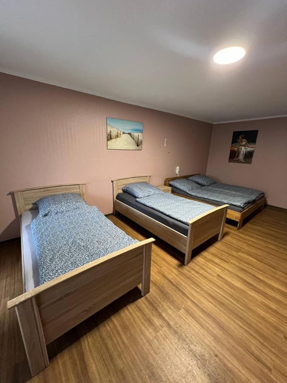 Messe Und Monteurzimmer 센드 외부 사진